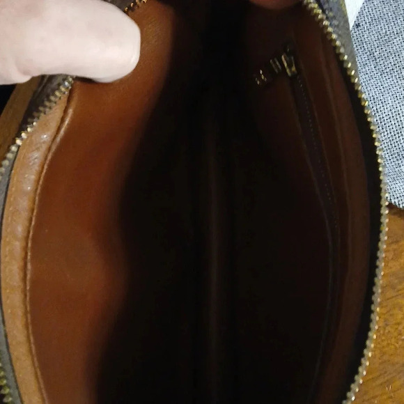 Louis Vuitton Brown Monogram Clutch bag - Picture 16 of 16